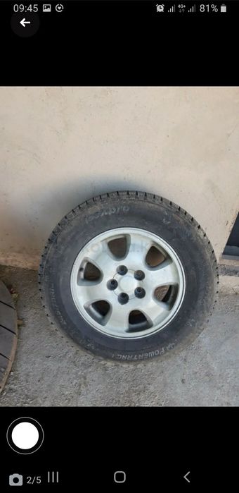Прадеться шины с дисками в отличном состоянии