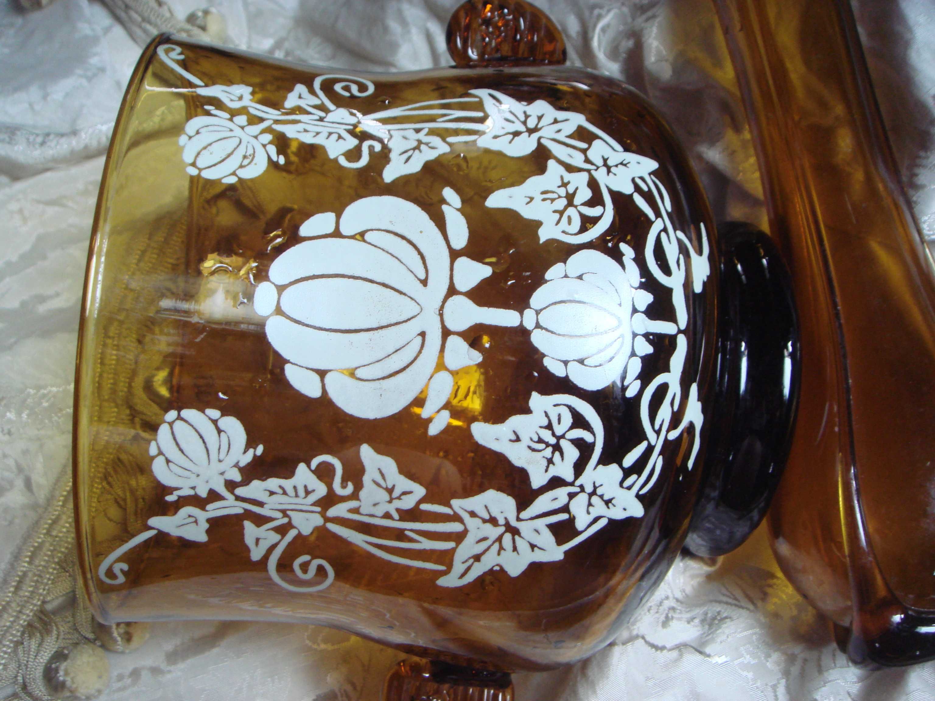 Старинные вазы хрусталь янтарного цвета в Идеальном состоянии