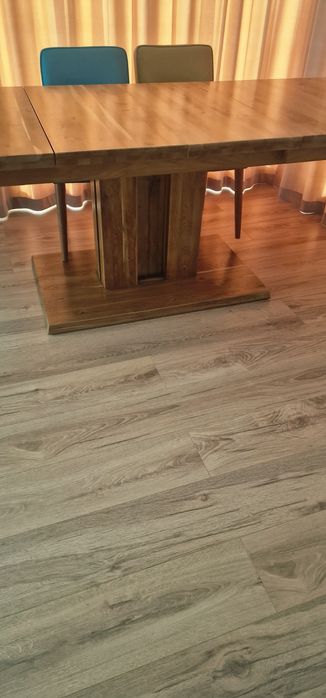 Vand masa extensibila 12 pers lemn masiv + 6 scaune