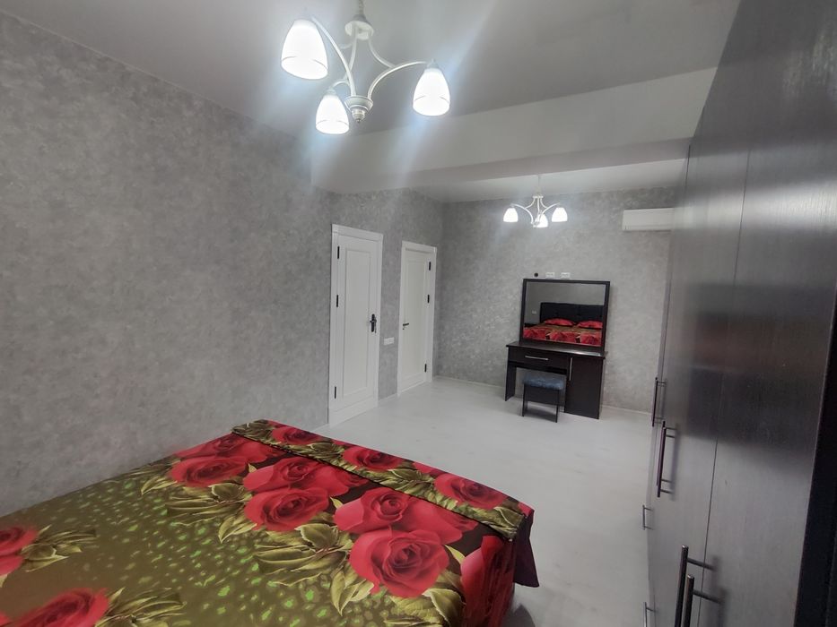 Фаргона шахар Фрунзе массивда 3 хонали квартира ижарага берилади.