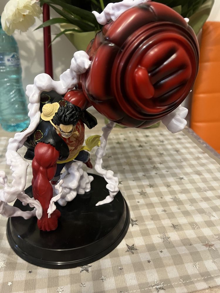 Figurina One Piece- Luffy Gear 4.