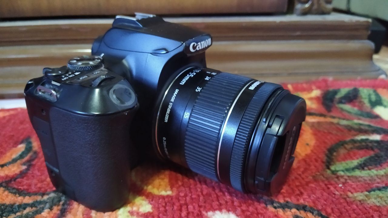 Canon 250d сотилади