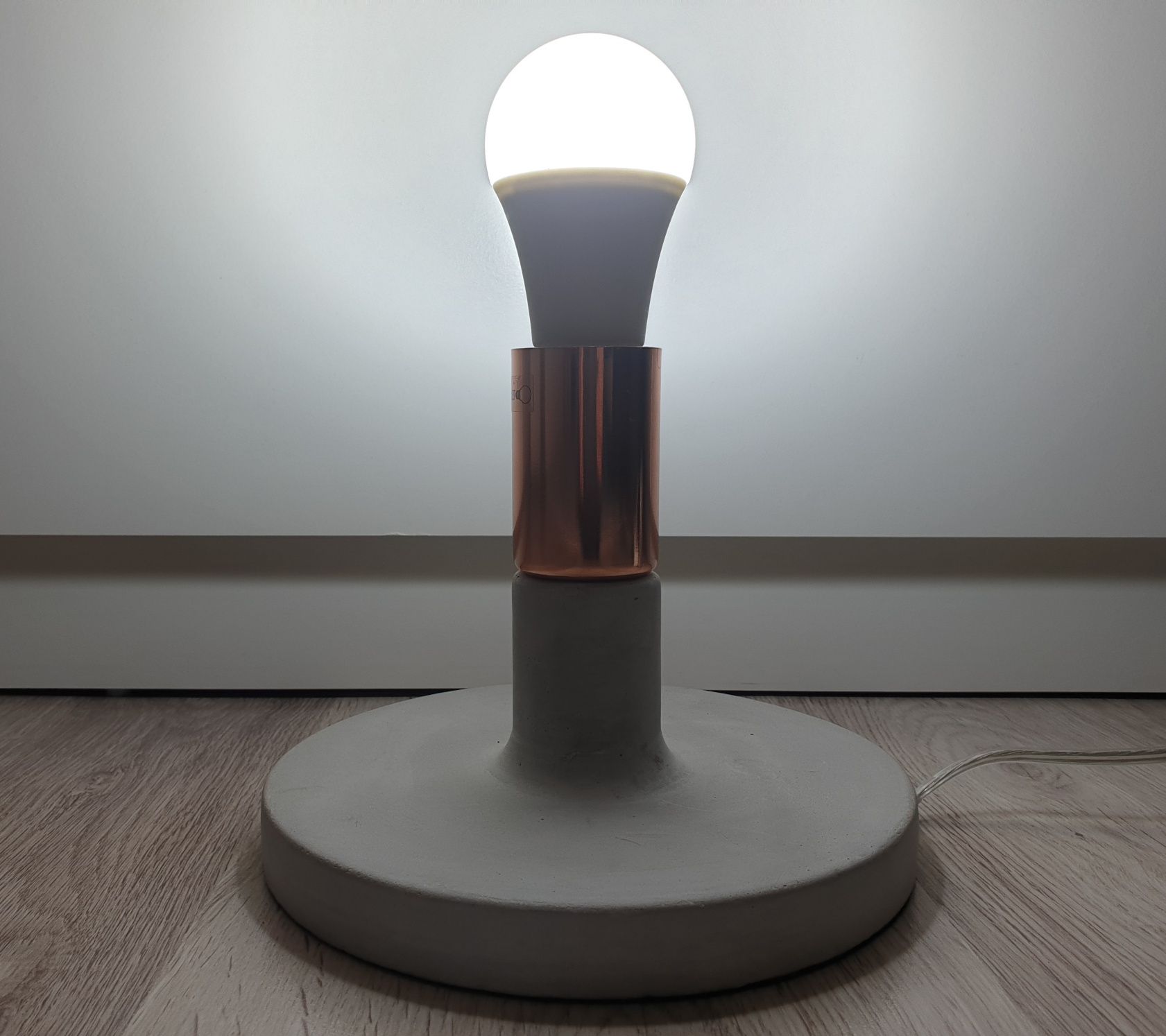 Lampa minimalista Watt & Veke ciment cupru 40W, Linda