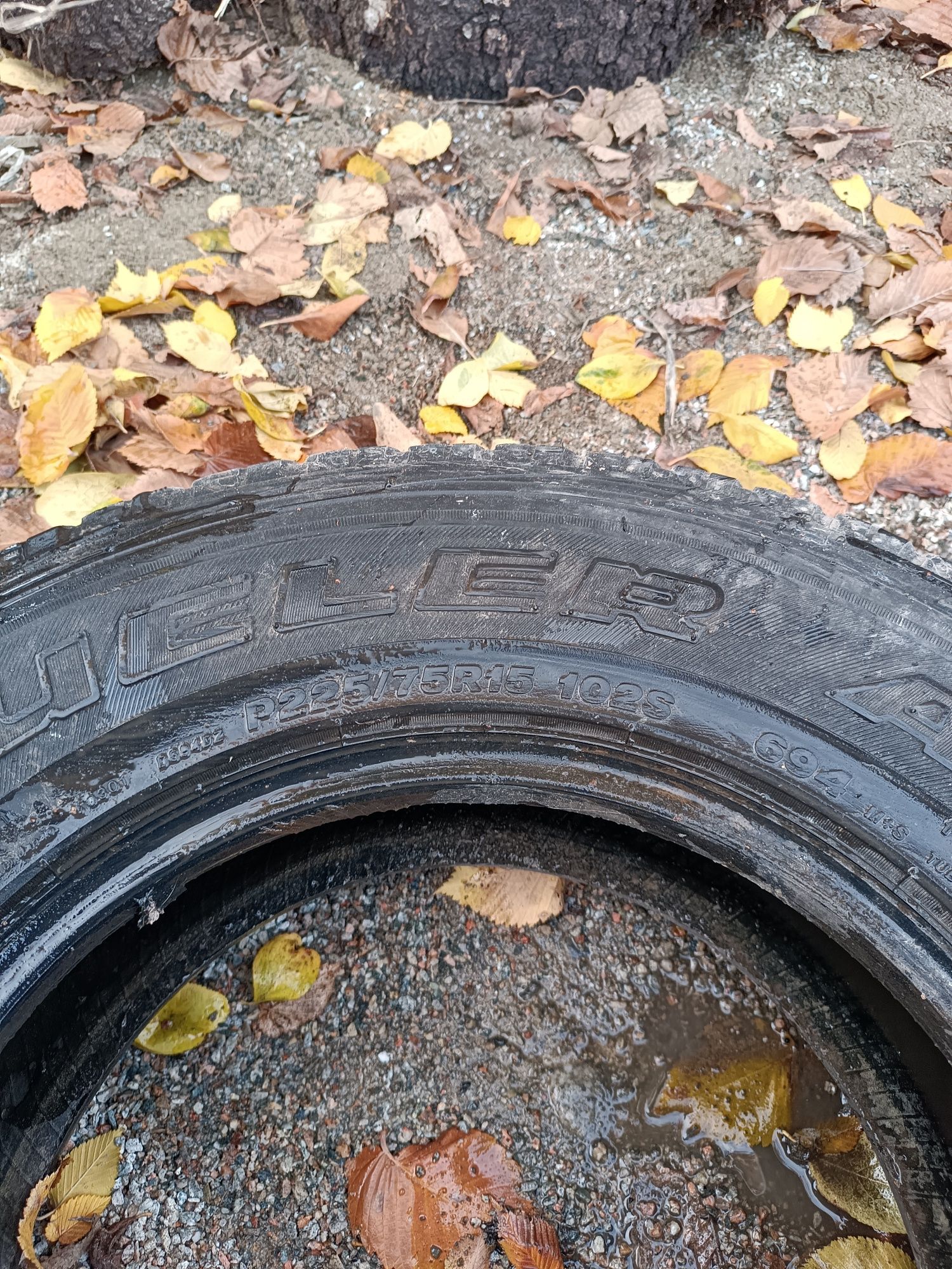 Продам резину Bridgestone p225/75R15 102S