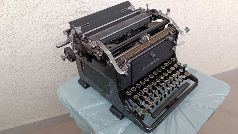 Стара пишеща машина Continental - Made in Germany - 1954г. - Антика