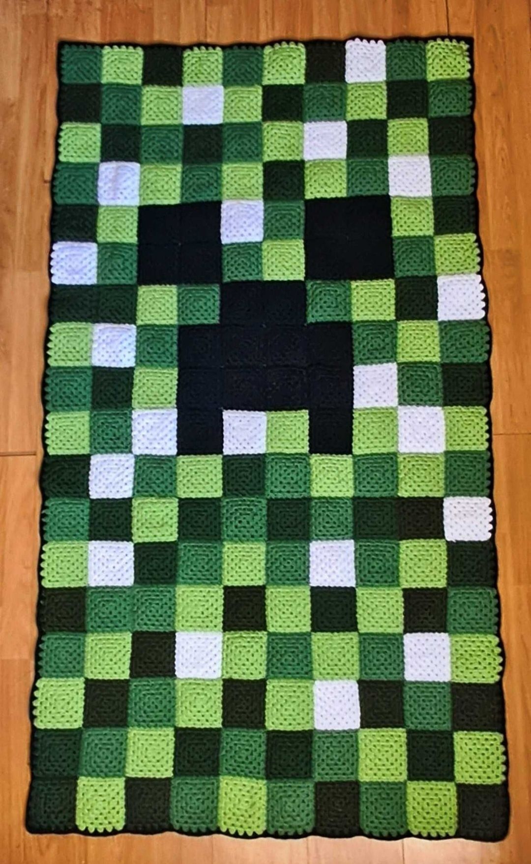 Pătură Minecraft croşetată manual