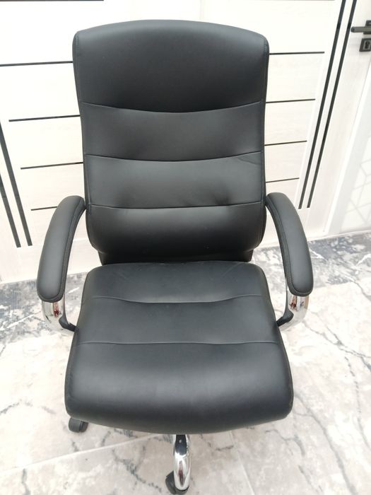 Kreslo ofis uchun mõljallangan