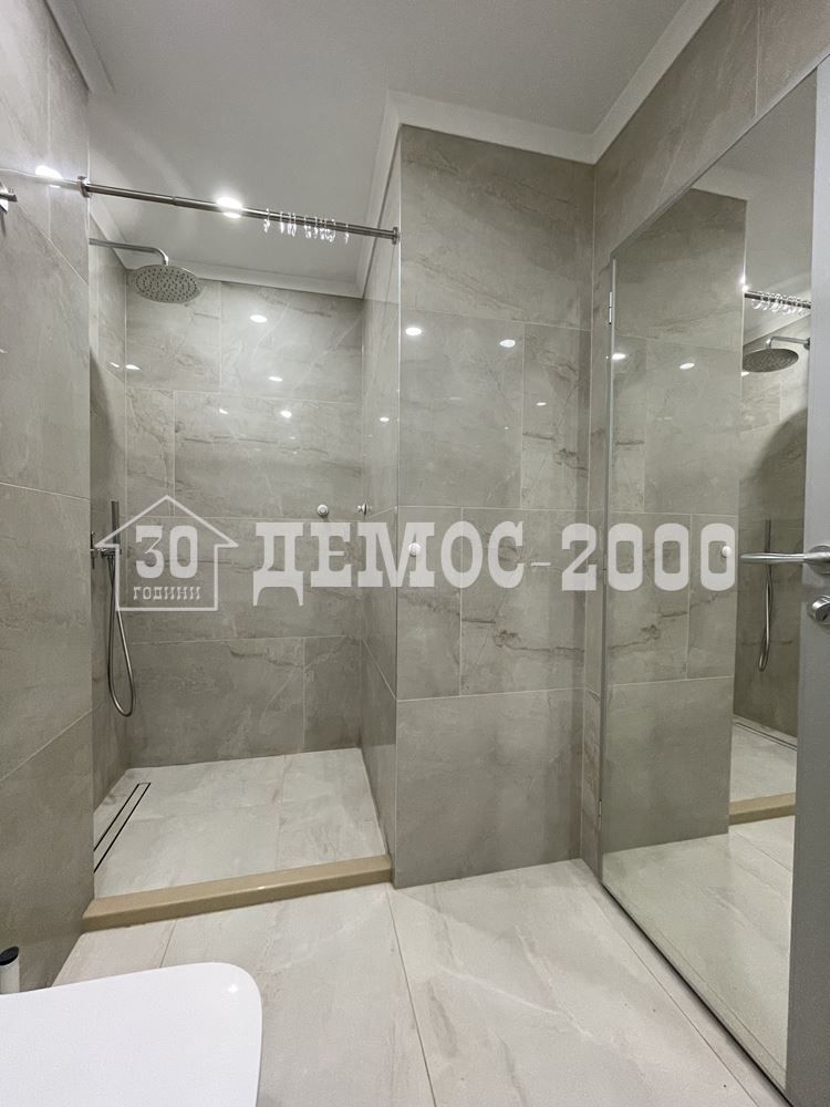 Дава се под наем Двустаен апартамент в Варна, Спортна зала - 70 кв.м за 765 € - Снимка #11