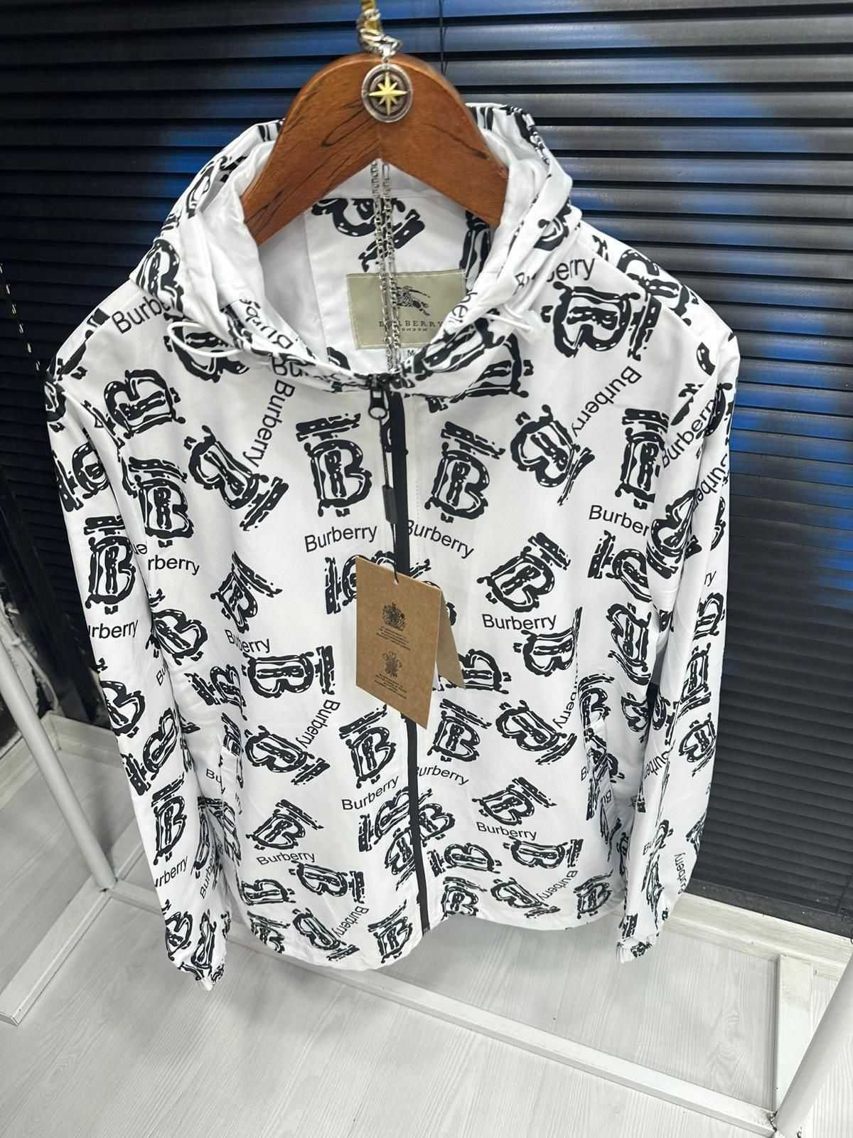 Висок Клас Мъжки Ветровки Hilfiger