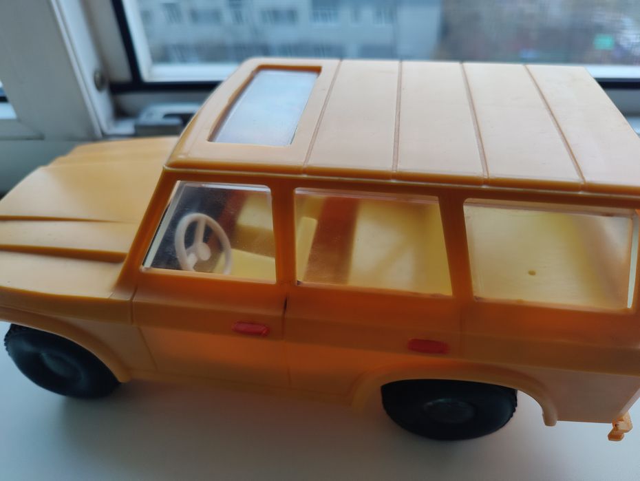 Vînd jucarie/machetă Aro 244 perioada anilor '80.