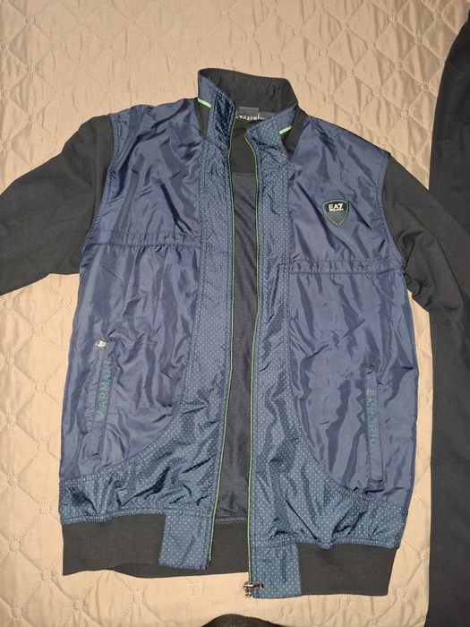 Екип Emporio Armani