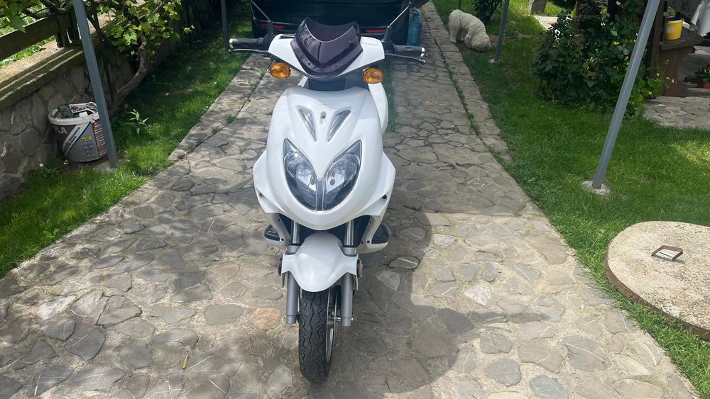 Scutere electrice noi
