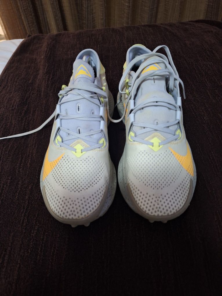 Vând Nike Pegasus Trail 2