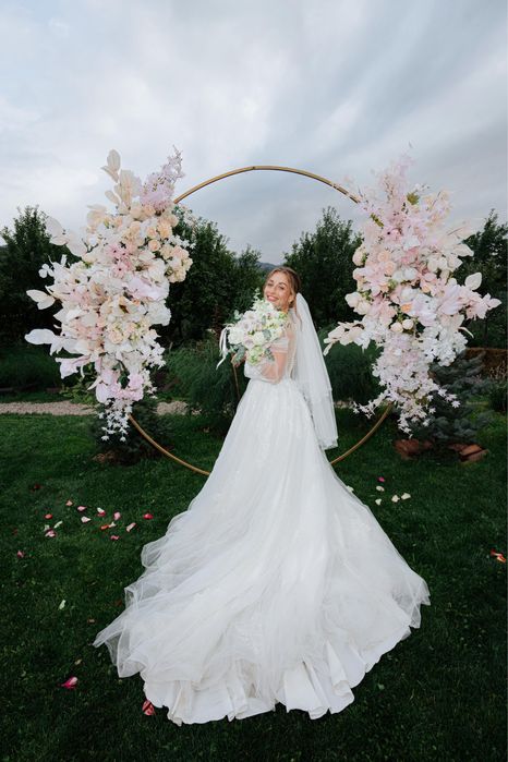 Продам свадебное платье, с фатой, размер s-m