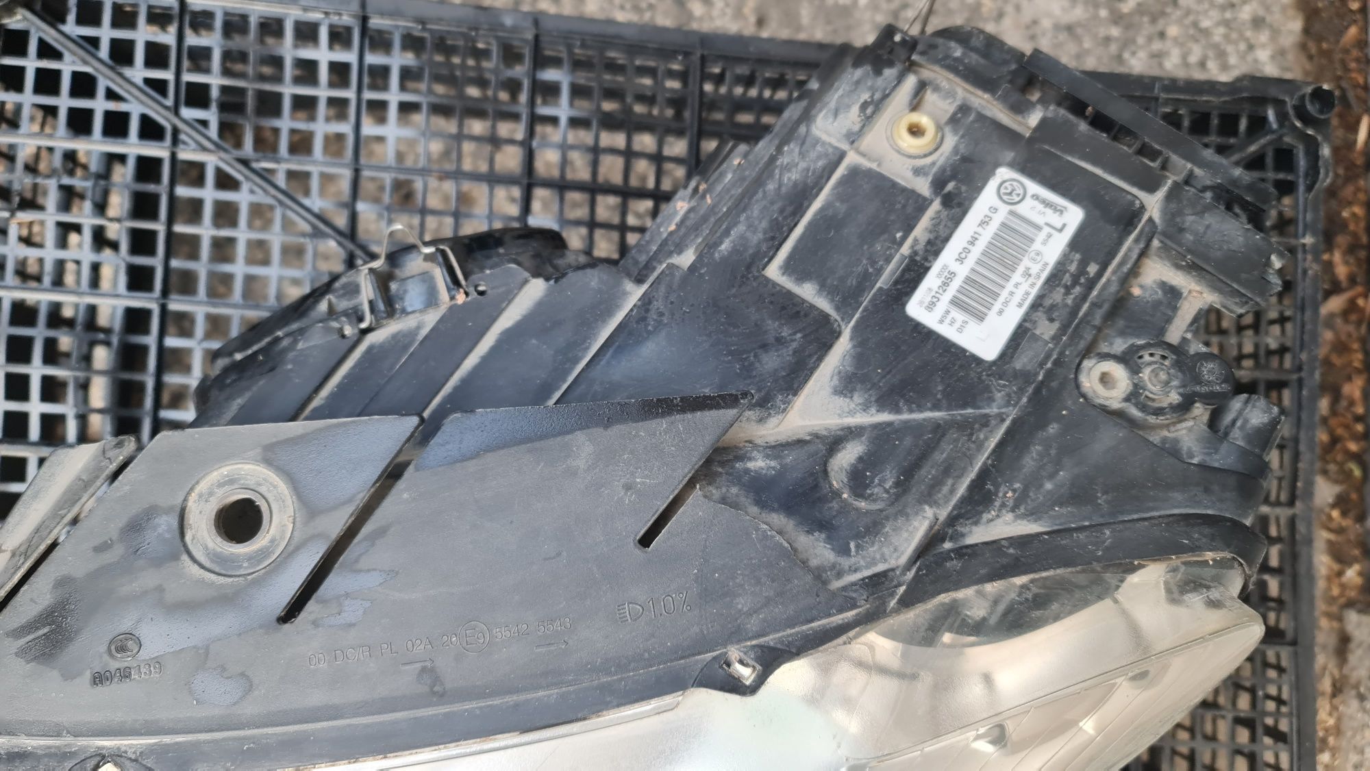 Фарове VW b6 bixenon valeo,крушки Osram xenarc d1s