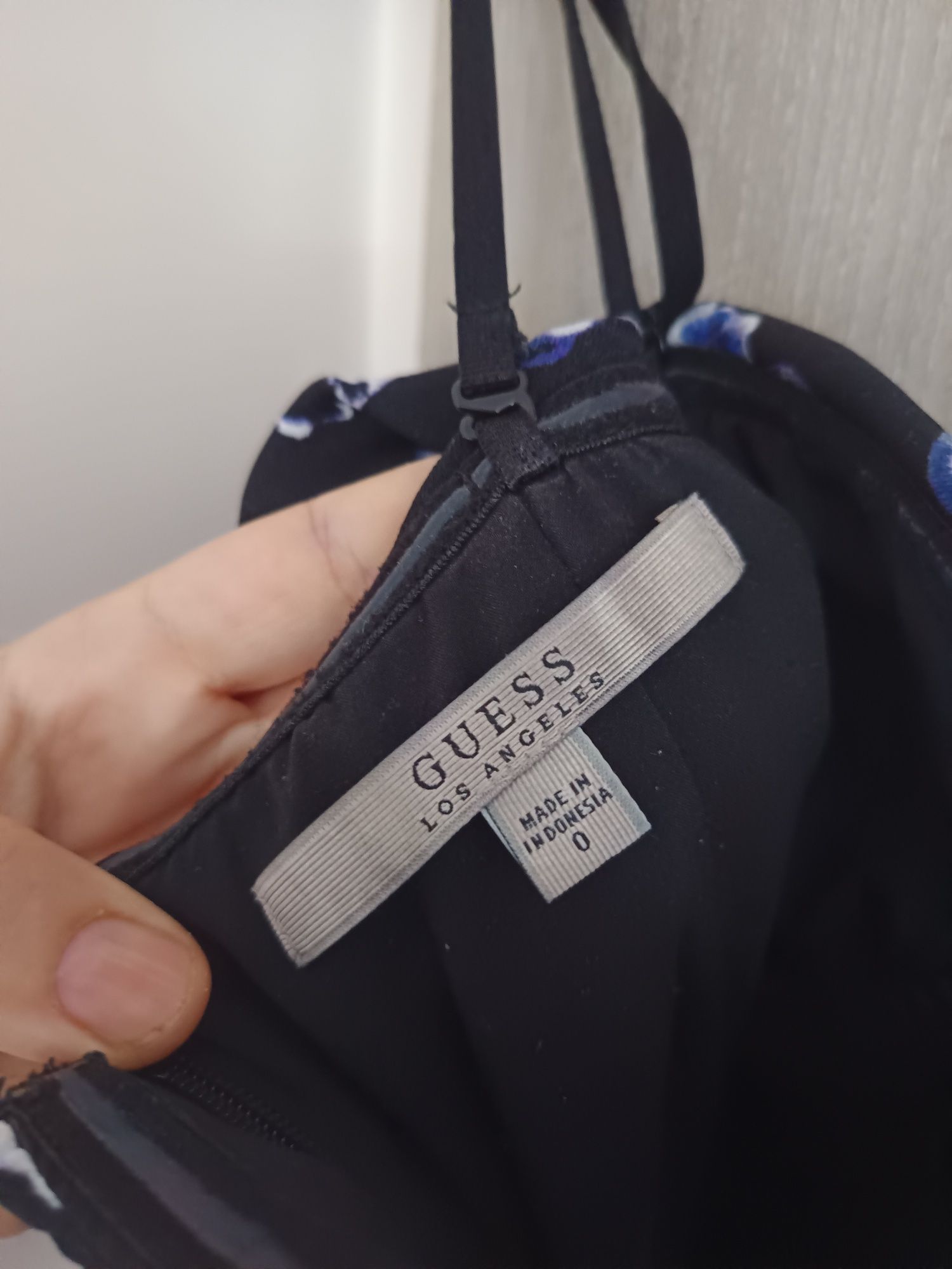 Гащеризон Guess.