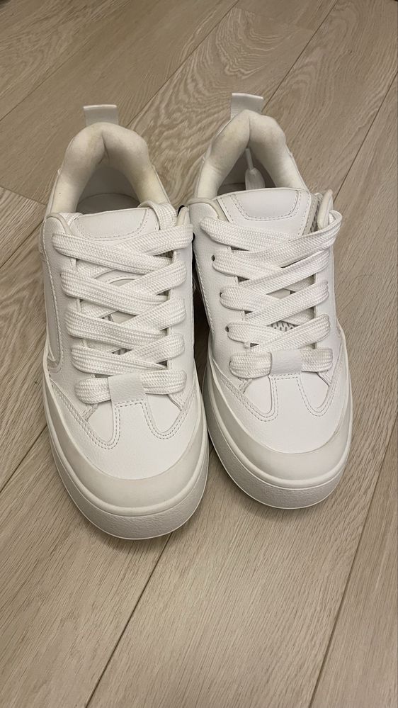 Продам новые кеды ZARA