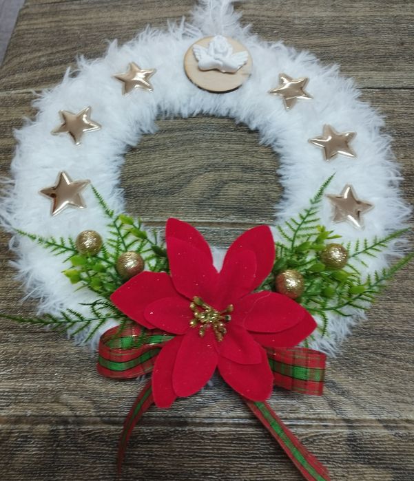 Коледни венци ръчно изработени