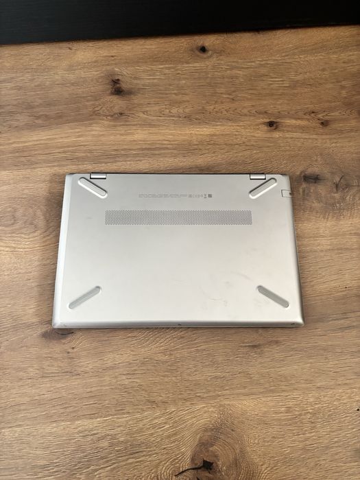 Hp Albastru cu ryzen 5.