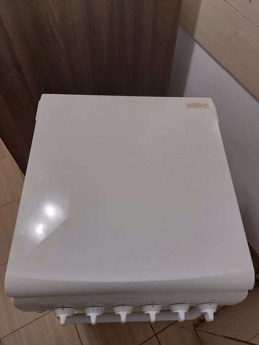 Aragaz Electrolux EKG501104W , 4 arzatoare, Gaz, Ceas avertizor, Alb