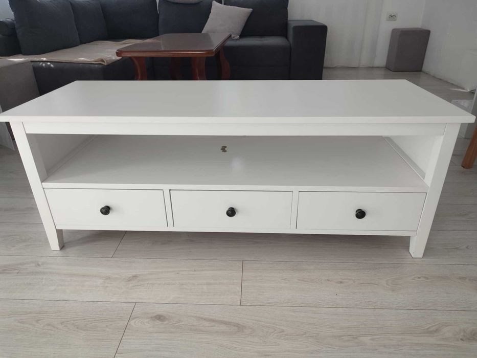 Поставка за телевизор . Бял с три отделни шкафа