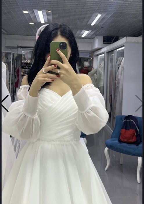Свадебное платье………