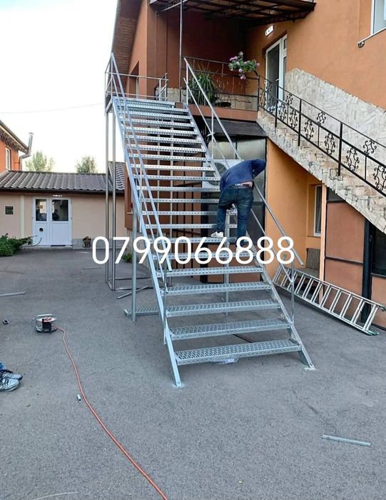 Vând scări zincate