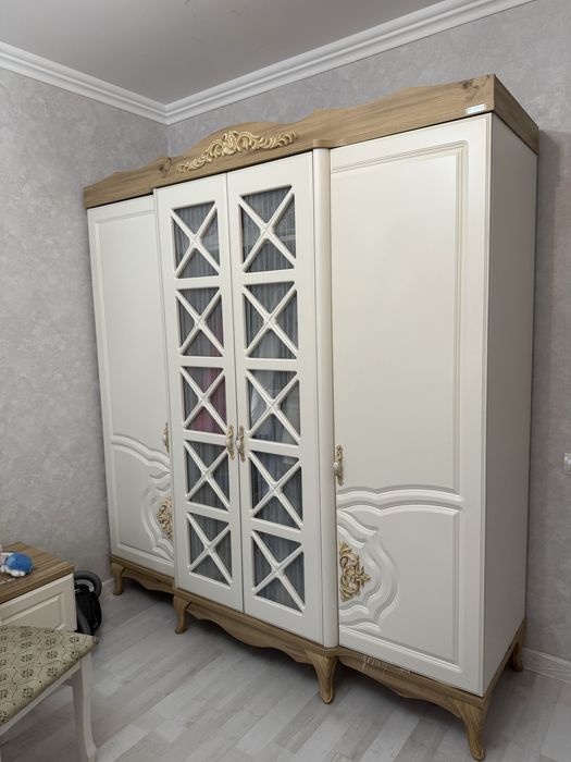 Продам спальный шкаф