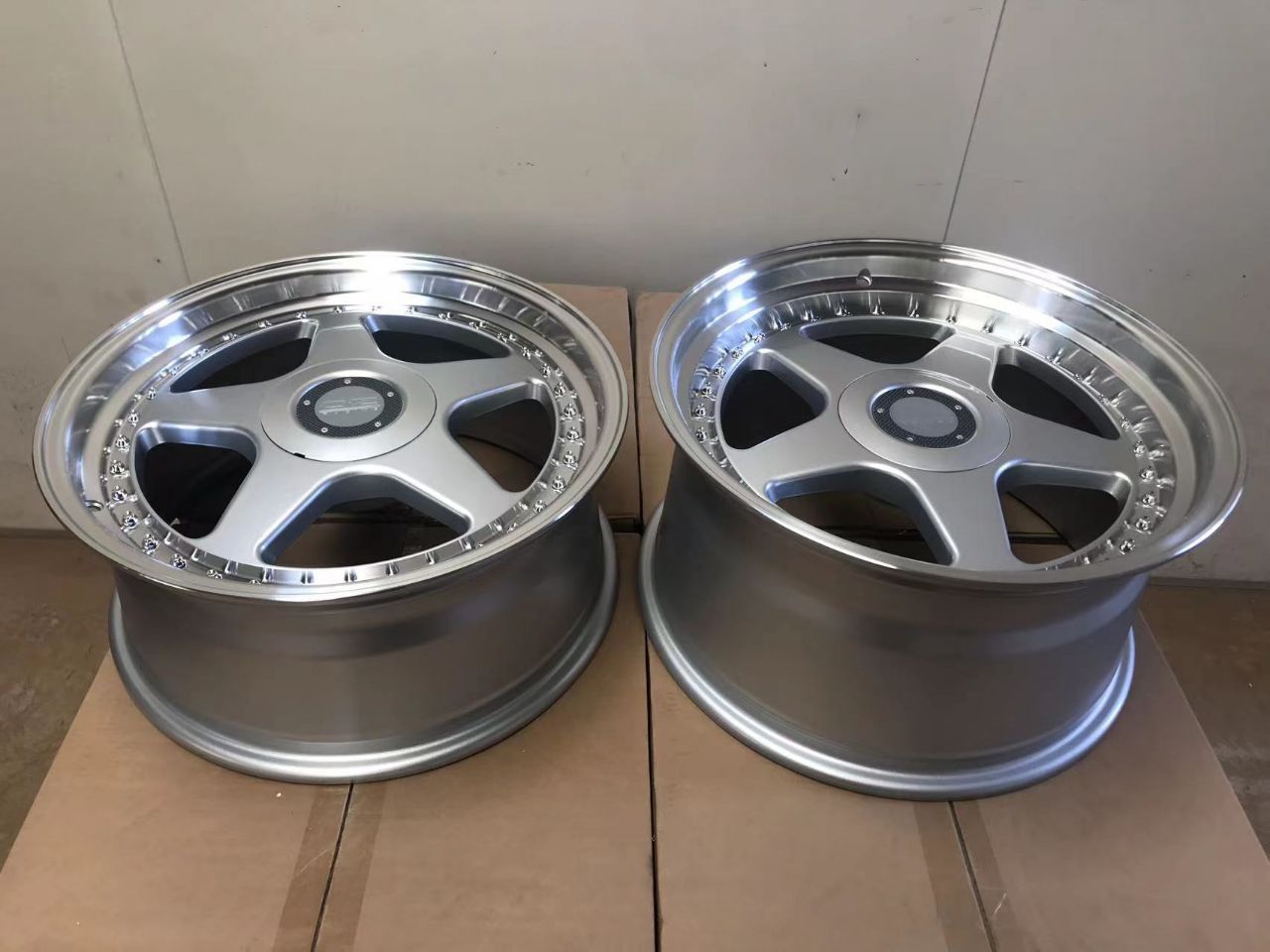 Oz futura R18 5x112/5x120