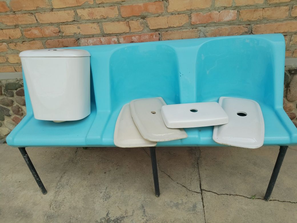 Продам бачок к унитазу и крышки к бачку