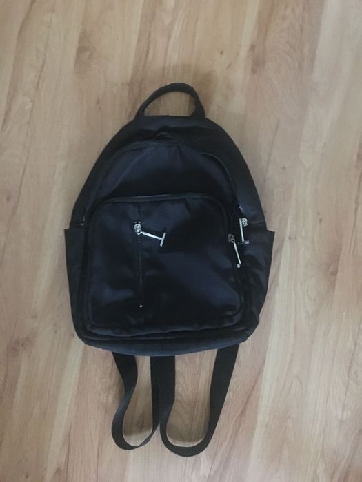 Дамска раница …..