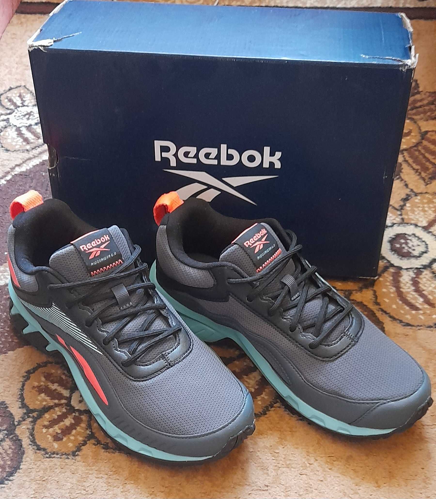 Продавам нови мъжки маратонки Reebok