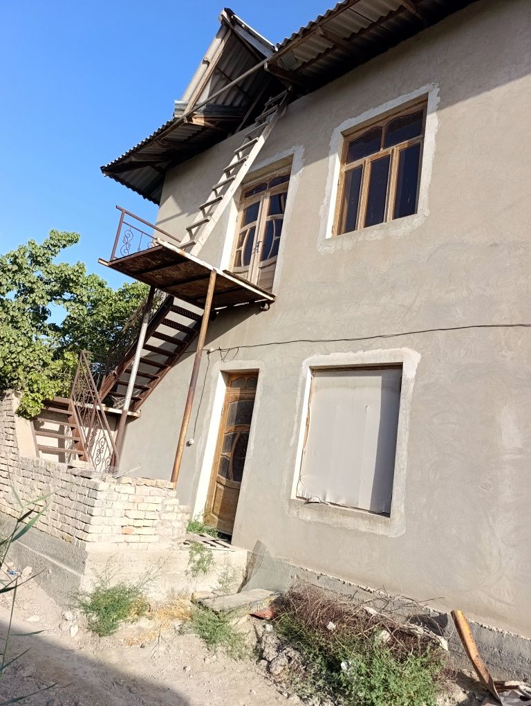 Qurib bitkazilmagan uchastka sotiladi
