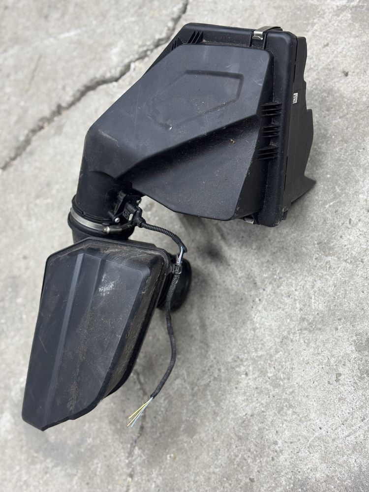 Carcasa filtru aer Bmw seria 3 G20 G21 330e 320e 320i seria 4 G22 G26