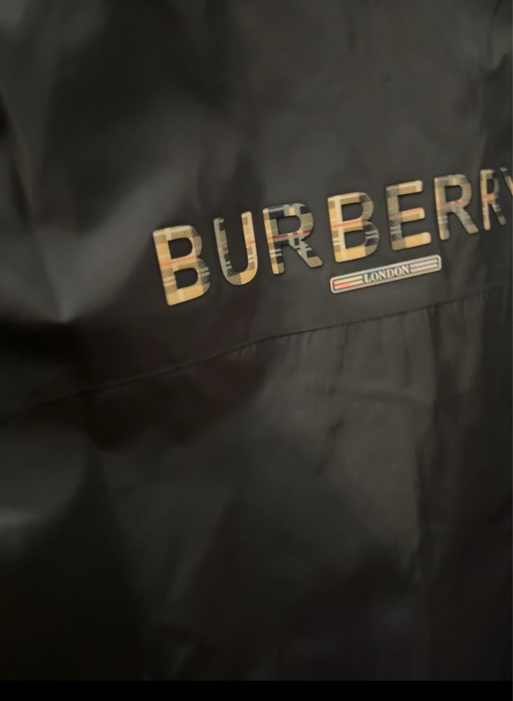 Есенно яке Burberry, luxury class Промо