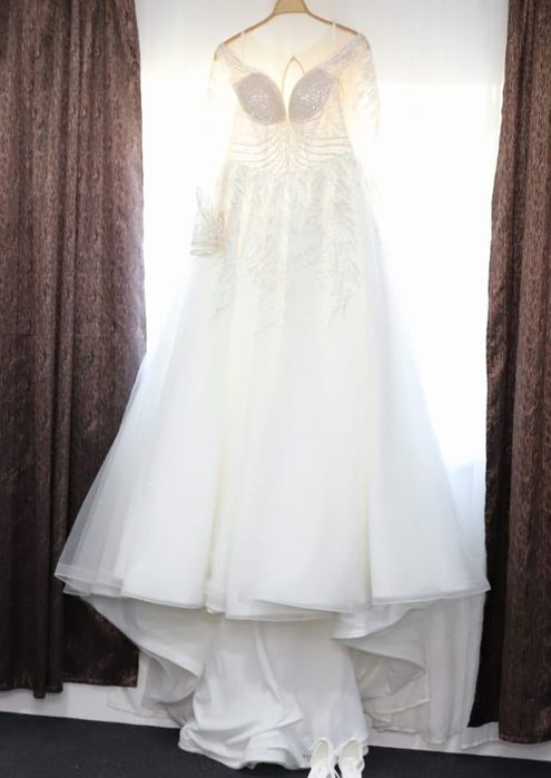 Vând Rochie Mireasa model deosebit