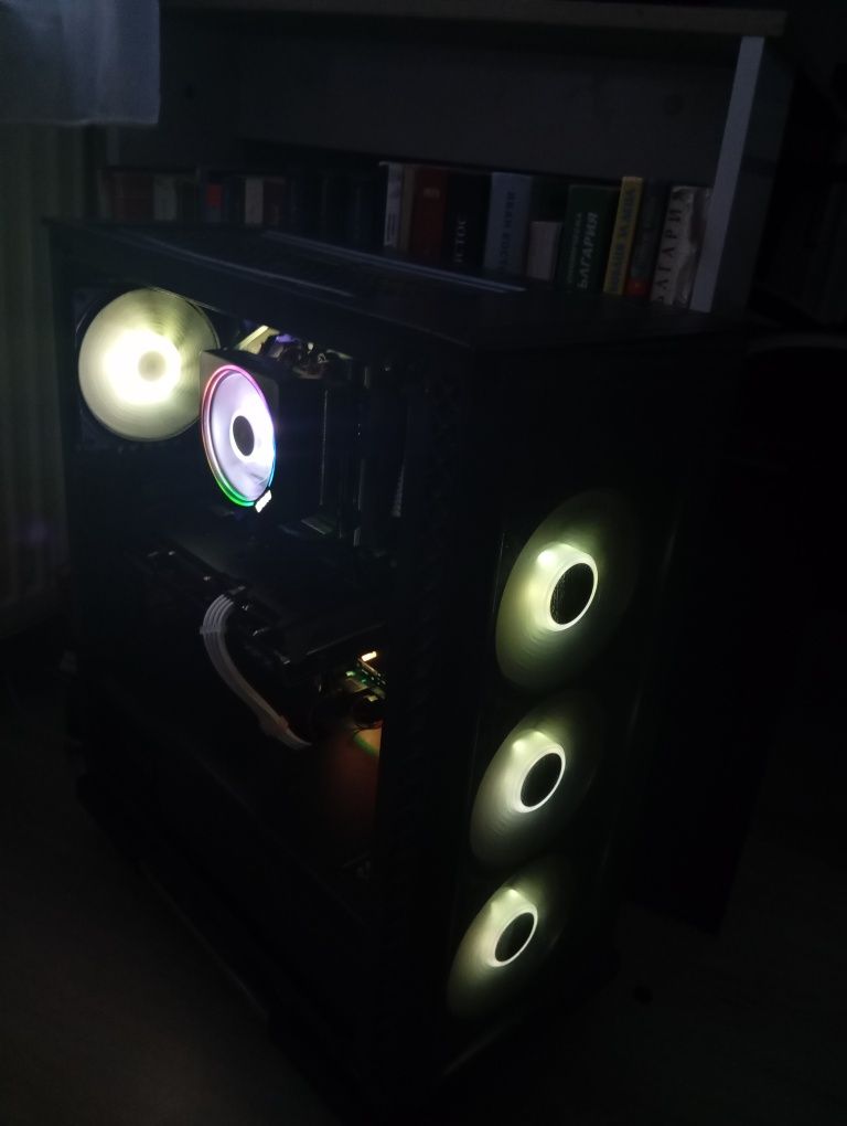 ГЕЙМЪРСКИ КОМПЮТЪР:  RYZEN 7 2700x +  Radeon RX 6600