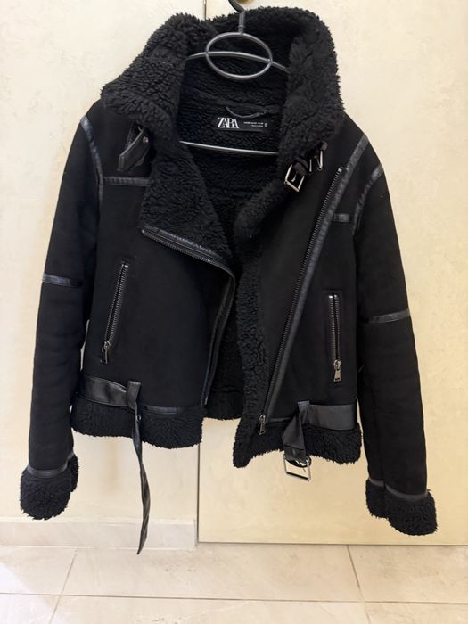 Късо палтенце Zara