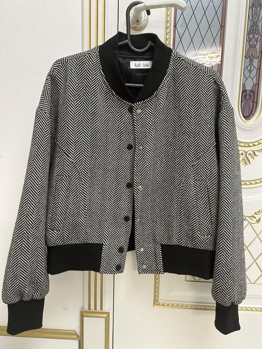 Продам куртку на осень и весну