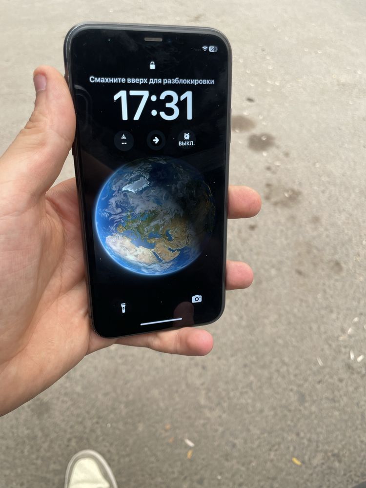 Iphone 11 hamma joyi ishlidi srochni sotilafi