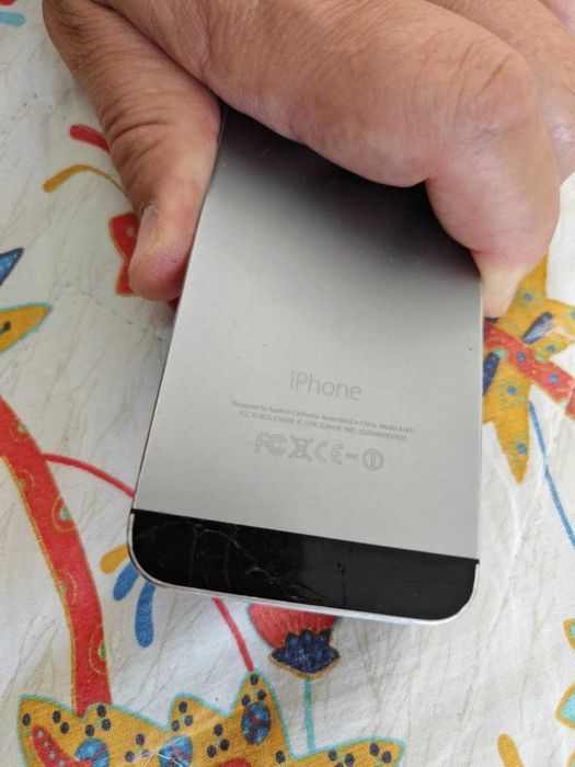 Apple iPhone 5S 16GB Space Gray