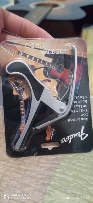 Почти новая гитара все есть в комплекте на фото