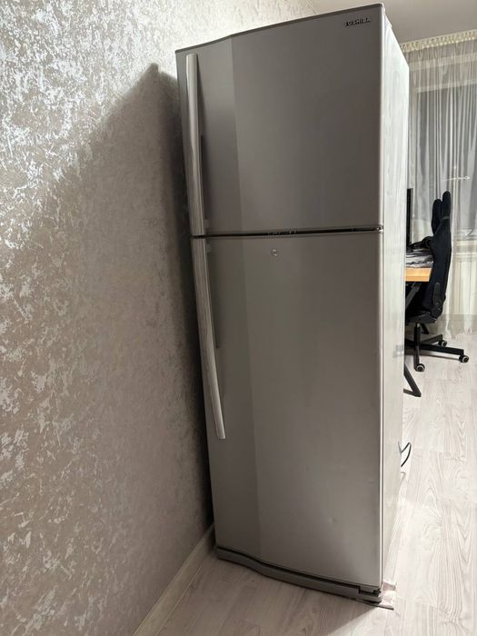 Холодильник toshiba