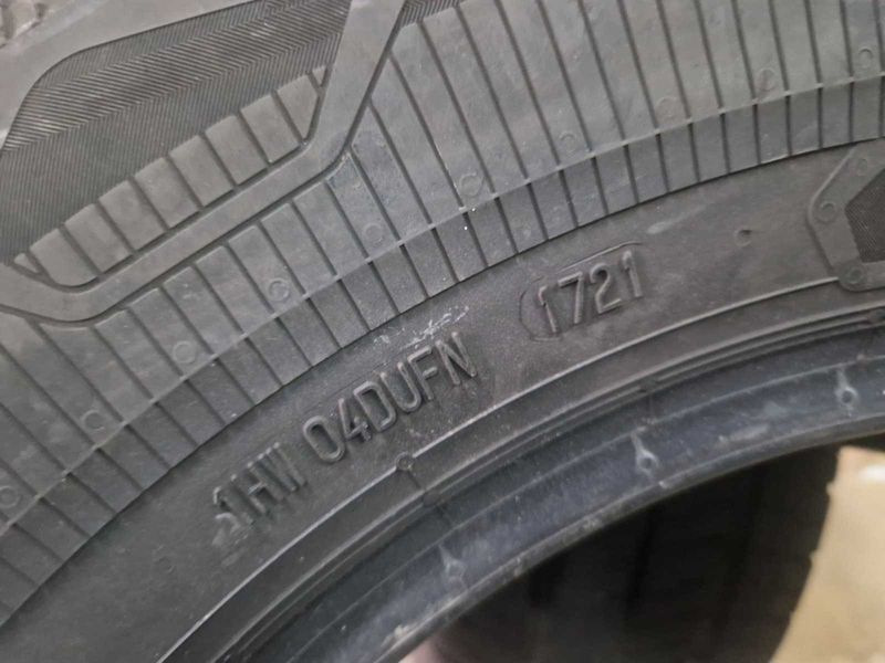 4 Continental R15 C 215/70/ 
летни бусови гуми DOT1721