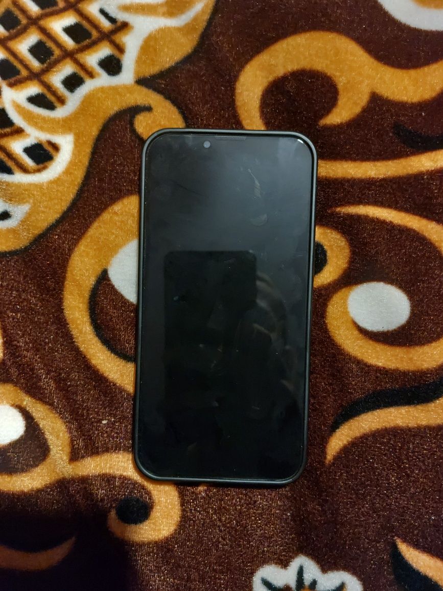 Продавам Iphone 13 green 128гб