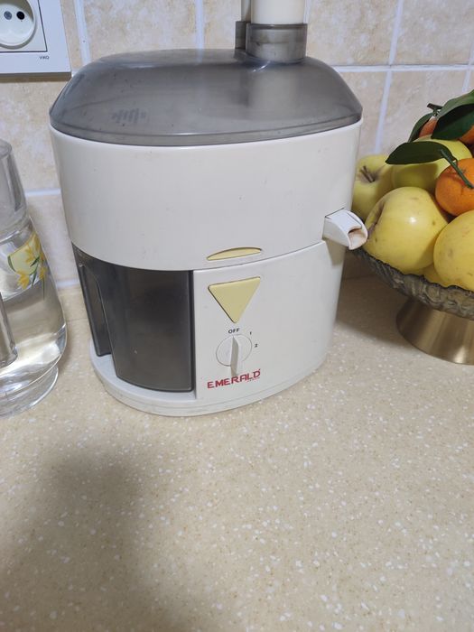 Соковыжималка emerald