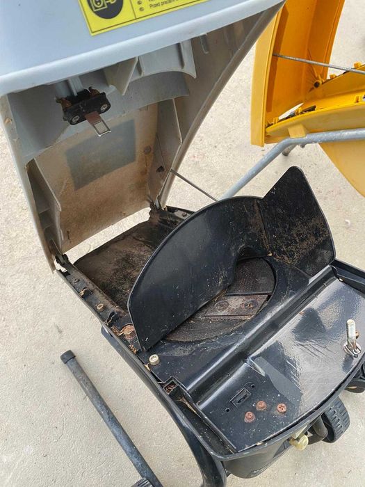 Toacator crengi , fructe