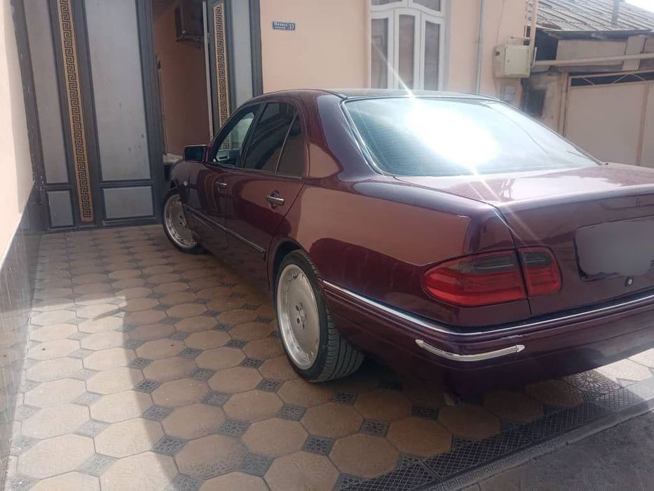 Mercedes-Benz W210 e55