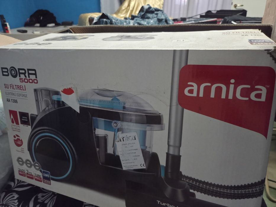 ARNICA прахосмукачка с воден филтър