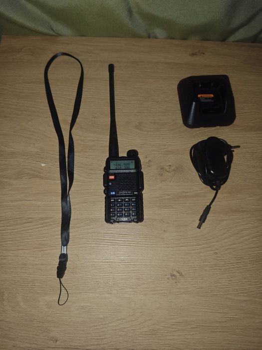 Stație emisie recepție baofeng UV-5r